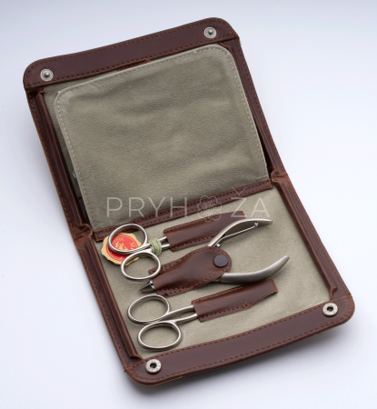 8422D Набор маникюрный Mertz 8 пр