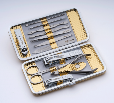 6067 Набор маникюрный Mertz 12 пр